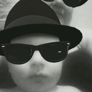 Meet your Posher, April